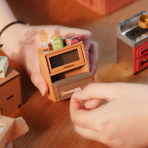 DIY Miniature House Kit: Cozy Kitchen