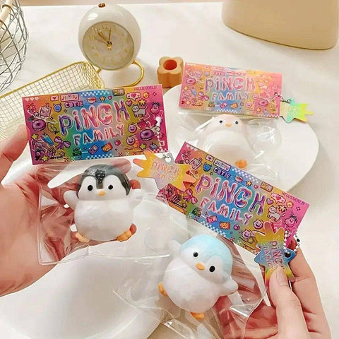 Pinch Family: Taba Squishy Penguin Fidget
