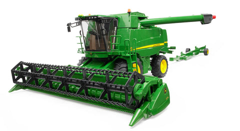 Bruder John Deere T670i Combine harvester