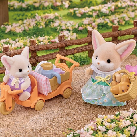 Calico Critters Sunny Picnic Set - Fennec Fox Sister and Baby