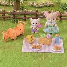 Calico Critters Sunny Picnic Set - Fennec Fox Sister and Baby